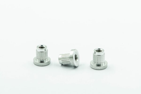 Knurled rivet nuts